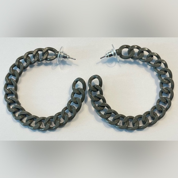 Marlyn Schiff | Link & Chain Hoop Earrings | Dark Grey & Silver - Picture 1 of 2